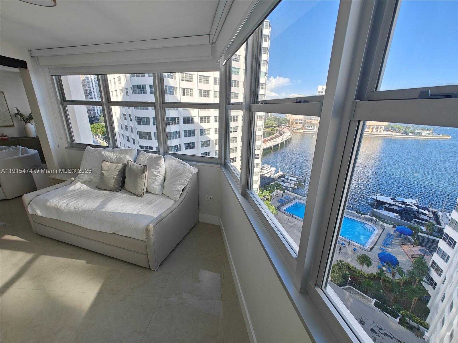 Small Image of 825 BRICKELL BAY DR #1242, Miami Number 19