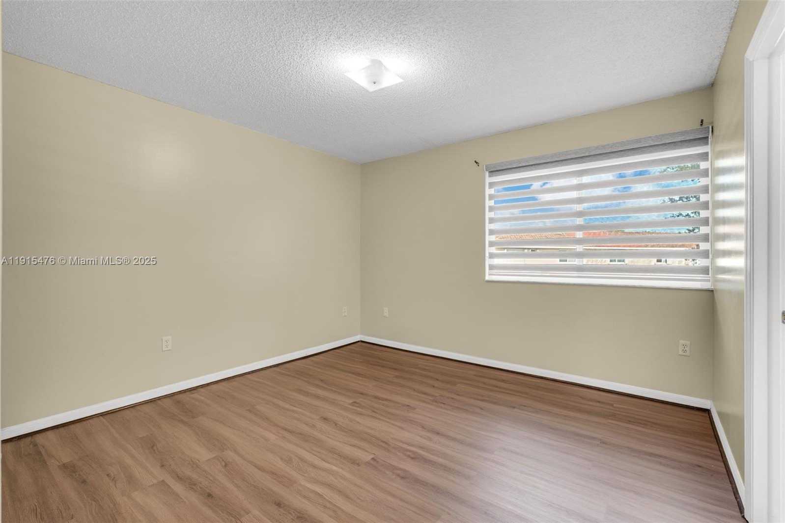 Small Image of 6263 SOUTH WEST 139TH AVE, Miami Number 23