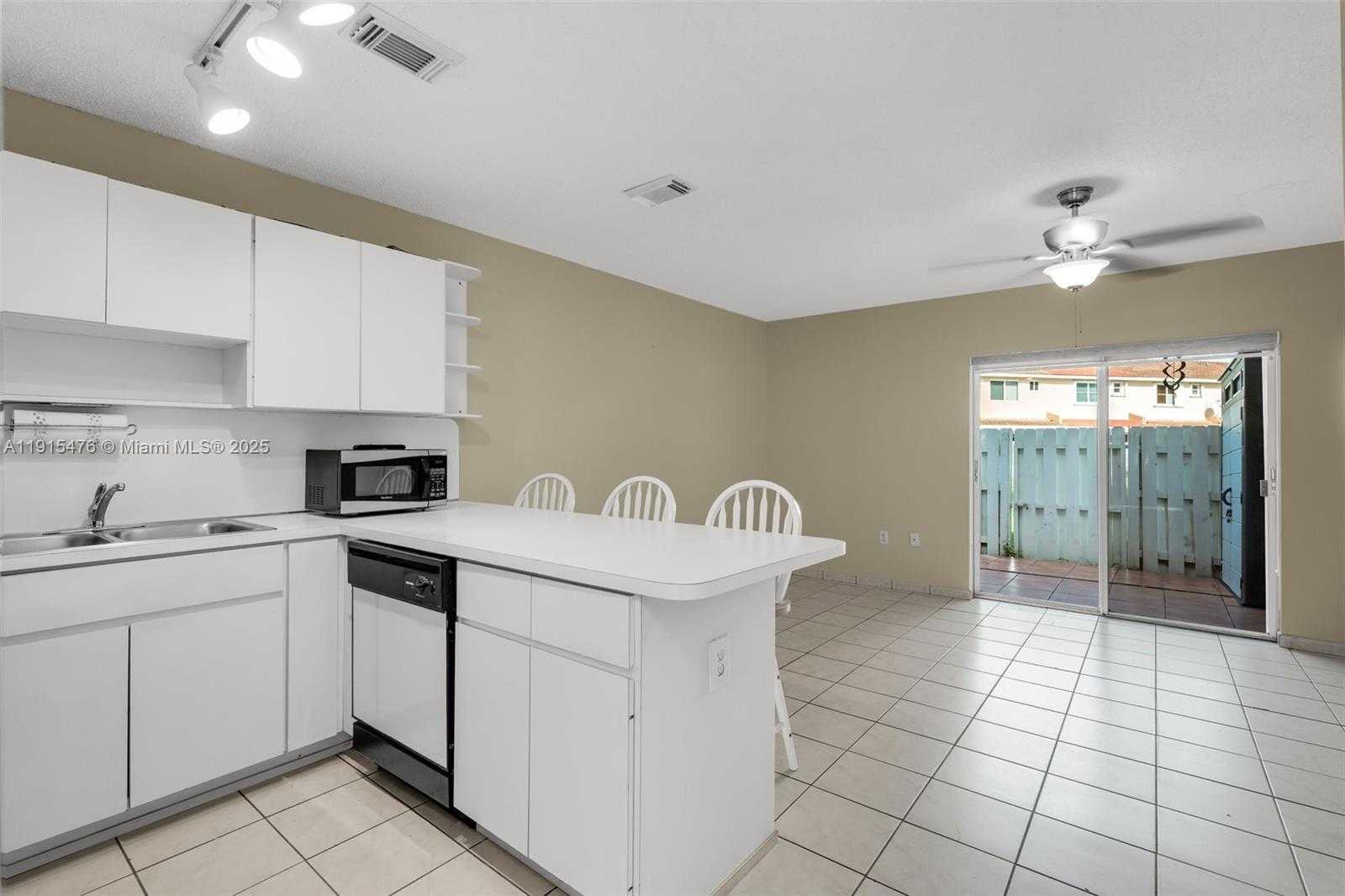 Small Image of 6263 SOUTH WEST 139TH AVE, Miami Number 7