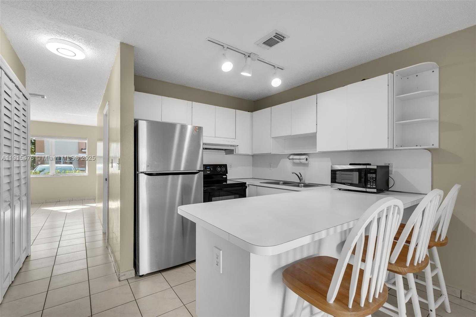 Small Image of 6263 SOUTH WEST 139TH AVE, Miami Number 9