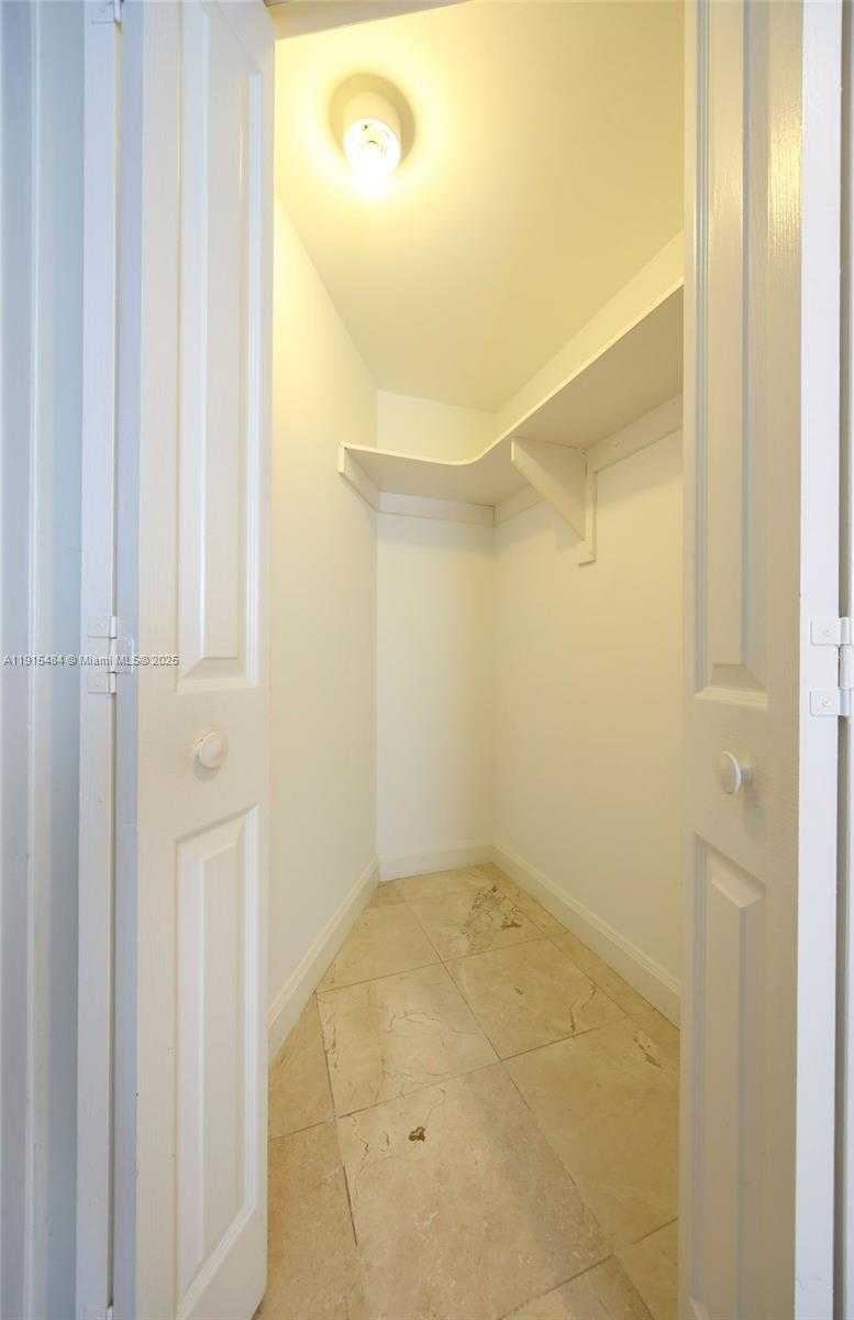 Small Image of 2127 BRICKELL AVE #2504, Miami Number 23