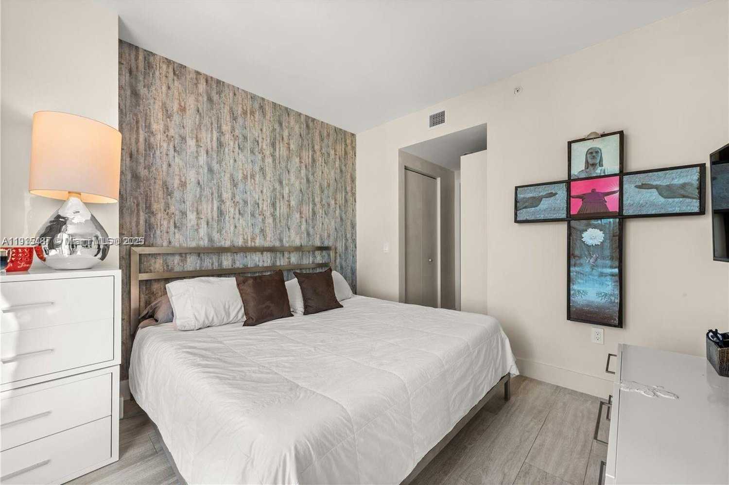 Small Image of 121 NORTH EAST 34TH ST #1705, Miami Number 8