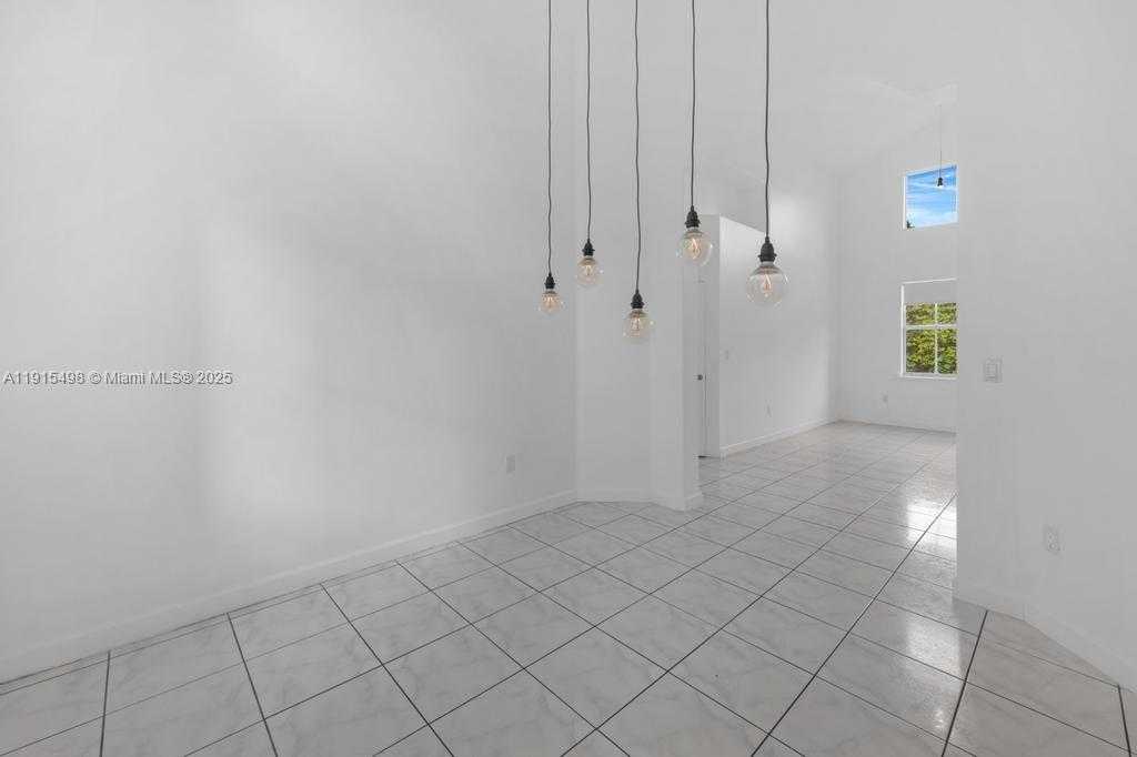 Small Image of 4863 NORTH WEST 109TH PATH, Doral Number 11