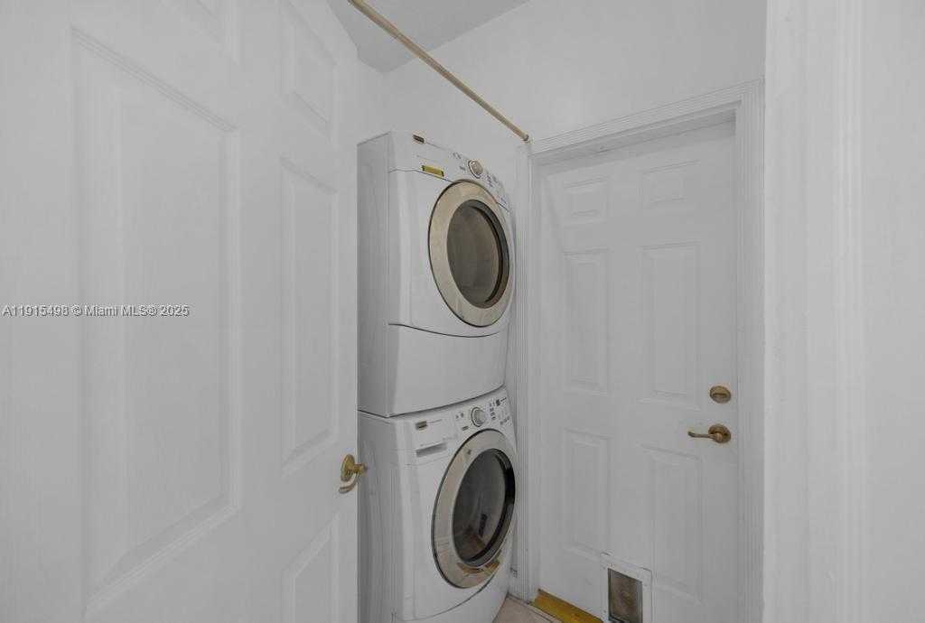 Small Image of 4863 NORTH WEST 109TH PATH, Doral Number 13