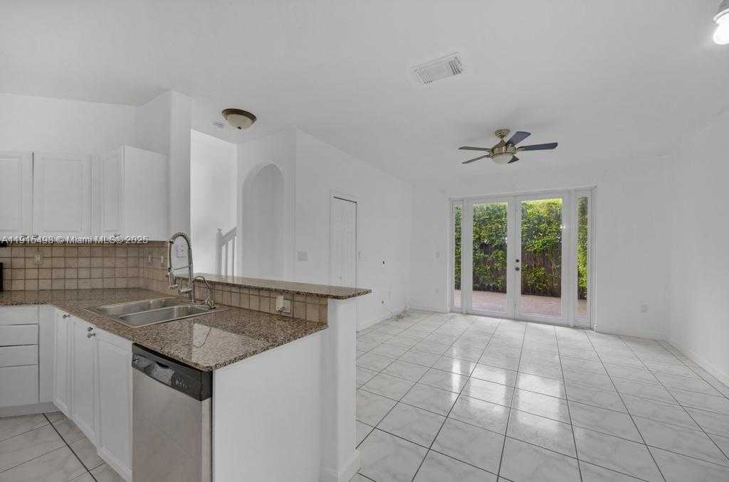 Small Image of 4863 NORTH WEST 109TH PATH, Doral Number 14