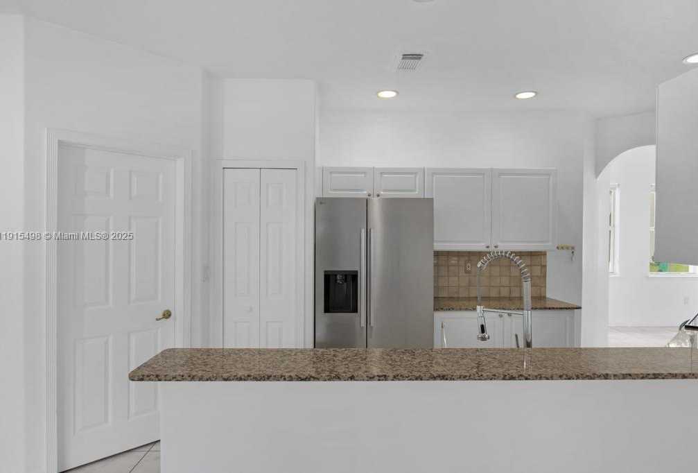 Small Image of 4863 NORTH WEST 109TH PATH, Doral Number 17