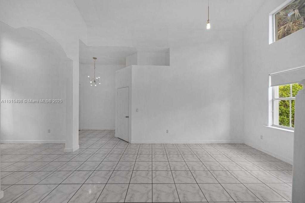 Small Image of 4863 NORTH WEST 109TH PATH, Doral Number 18