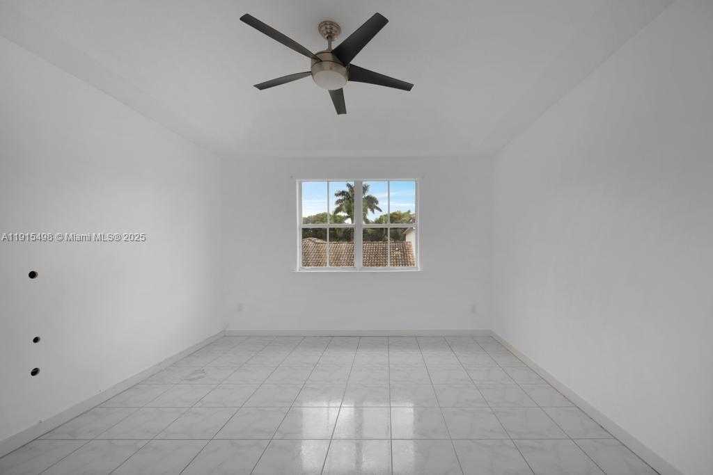 Small Image of 4863 NORTH WEST 109TH PATH, Doral Number 22