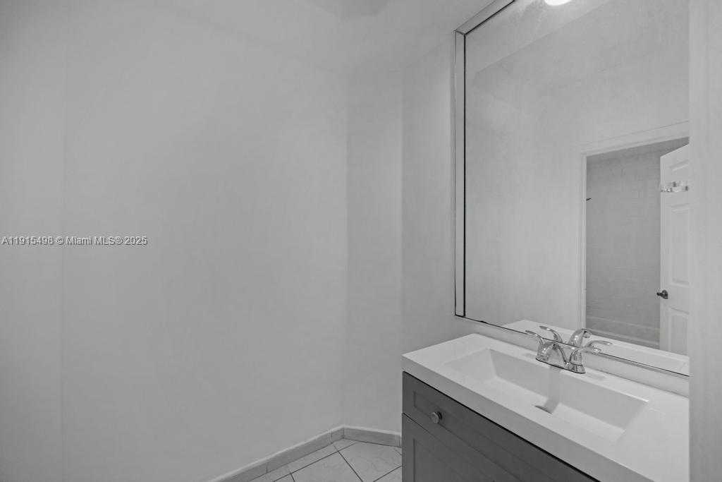 Small Image of 4863 NORTH WEST 109TH PATH, Doral Number 28