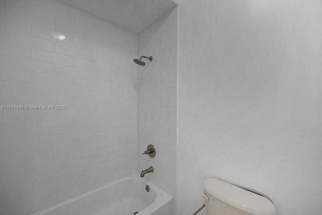 Small Image of 4863 NORTH WEST 109TH PATH, Doral Number 29