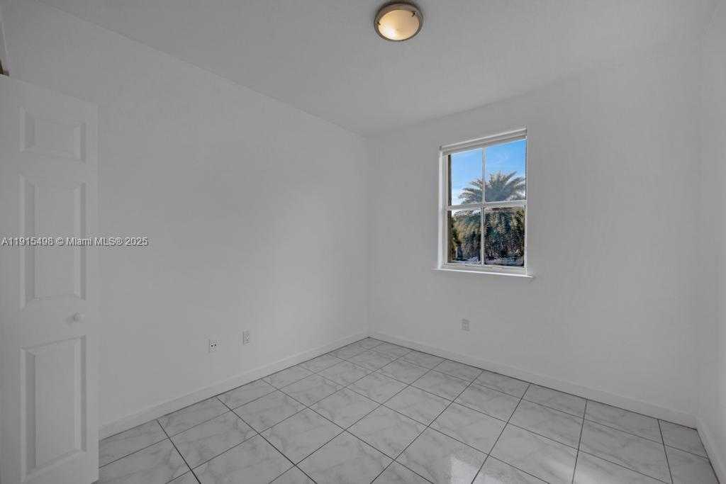 Small Image of 4863 NORTH WEST 109TH PATH, Doral Number 32
