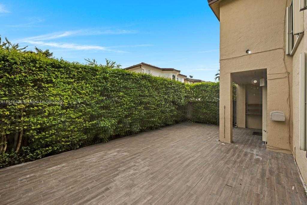 Small Image of 4863 NORTH WEST 109TH PATH, Doral Number 37