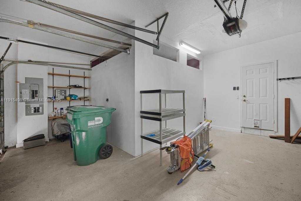 Small Image of 4863 NORTH WEST 109TH PATH, Doral Number 39