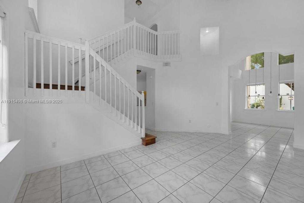 Small Image of 4863 NORTH WEST 109TH PATH, Doral Number 7