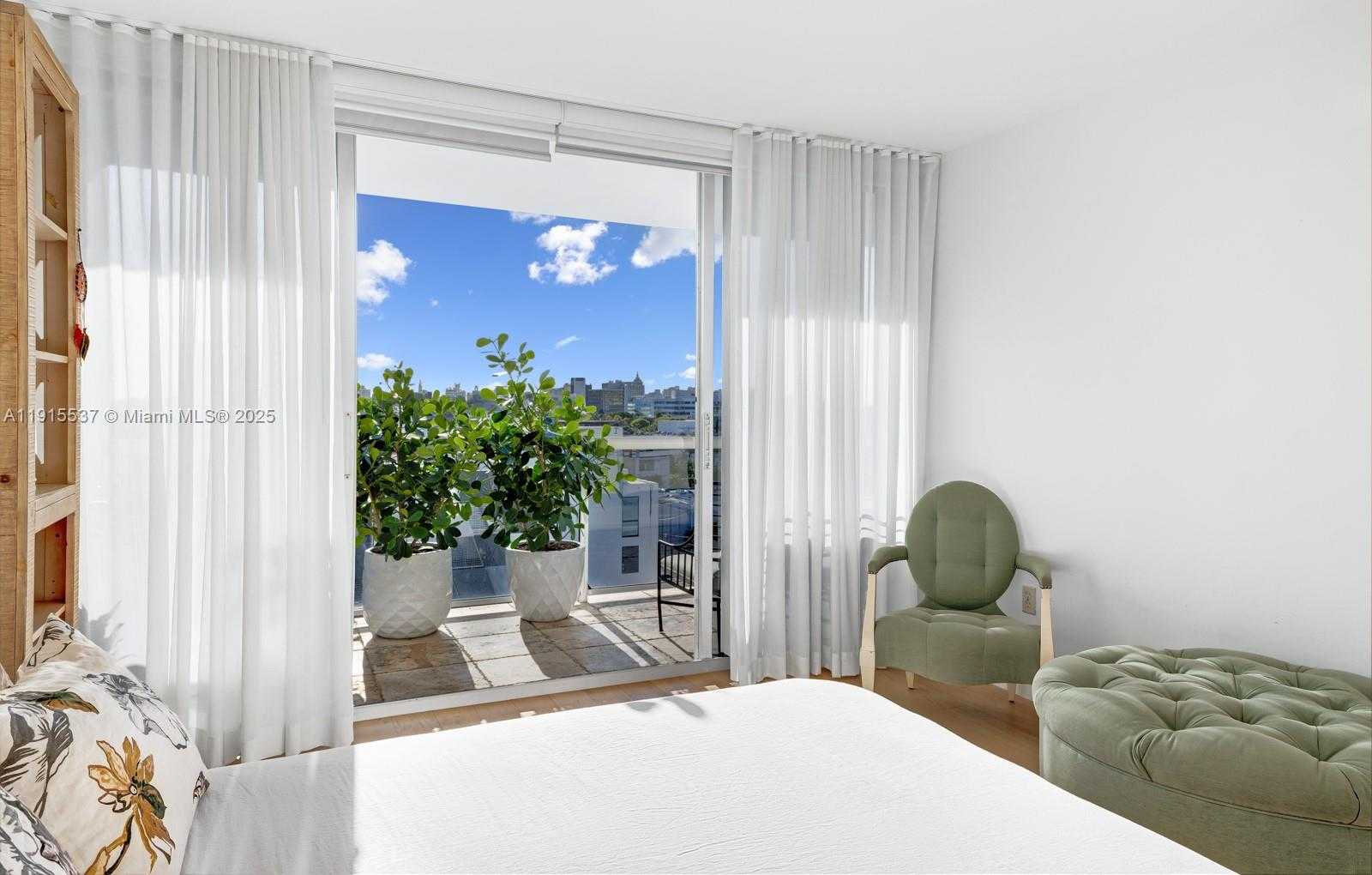 Small Image of 1800 SUNSET HARBOUR DR #803, Miami Beach Number 16