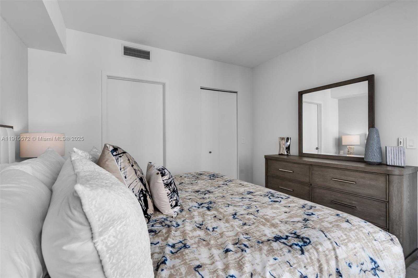 Small Image of 55 SOUTH WEST 9TH ST #4008, Miami Number 10