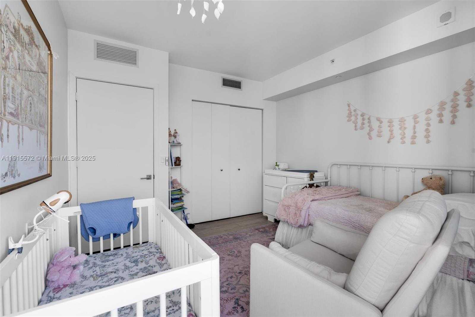 Small Image of 55 SOUTH WEST 9TH ST #4008, Miami Number 17