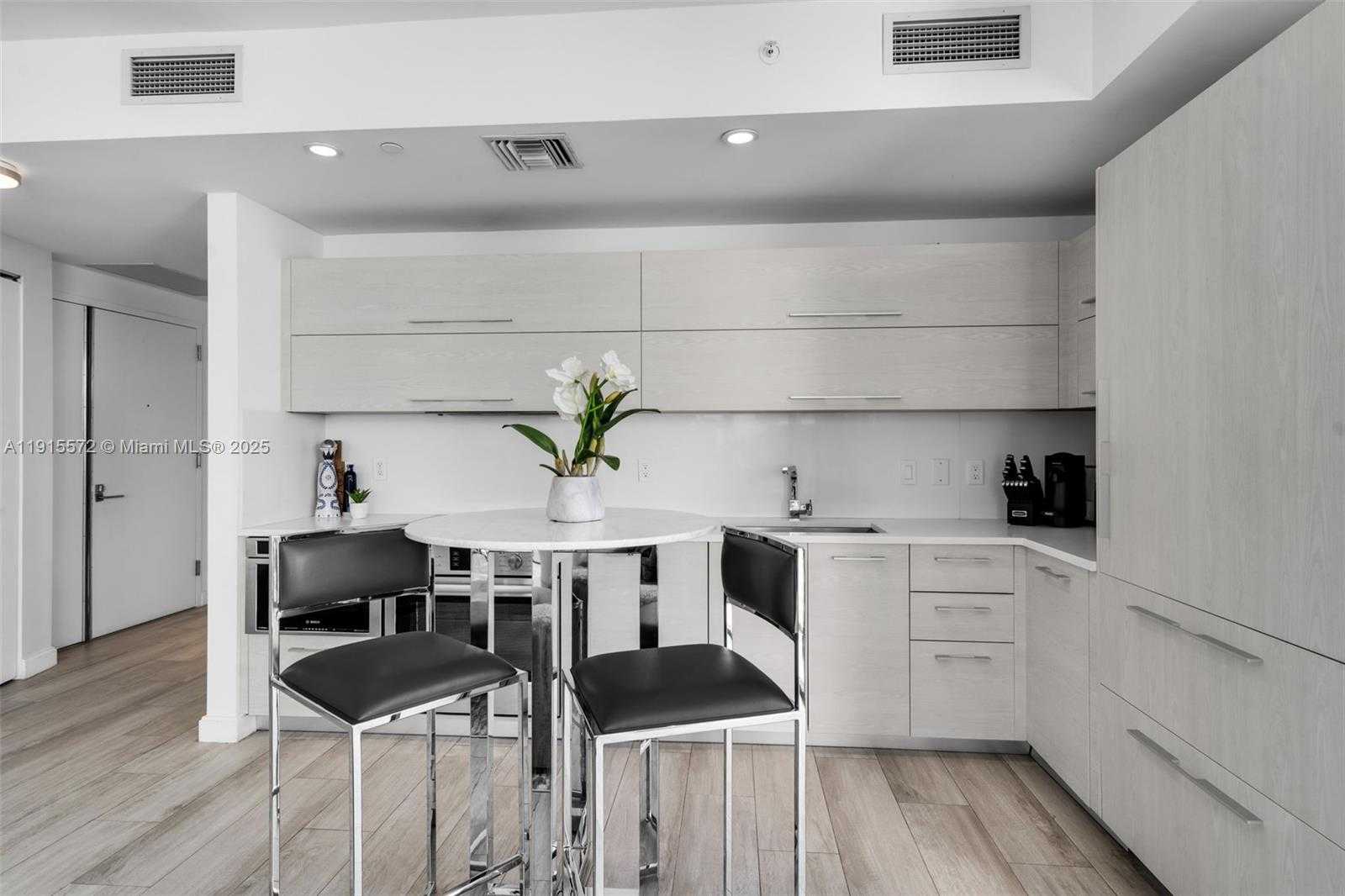 Small Image of 55 SOUTH WEST 9TH ST #4008, Miami Number 36