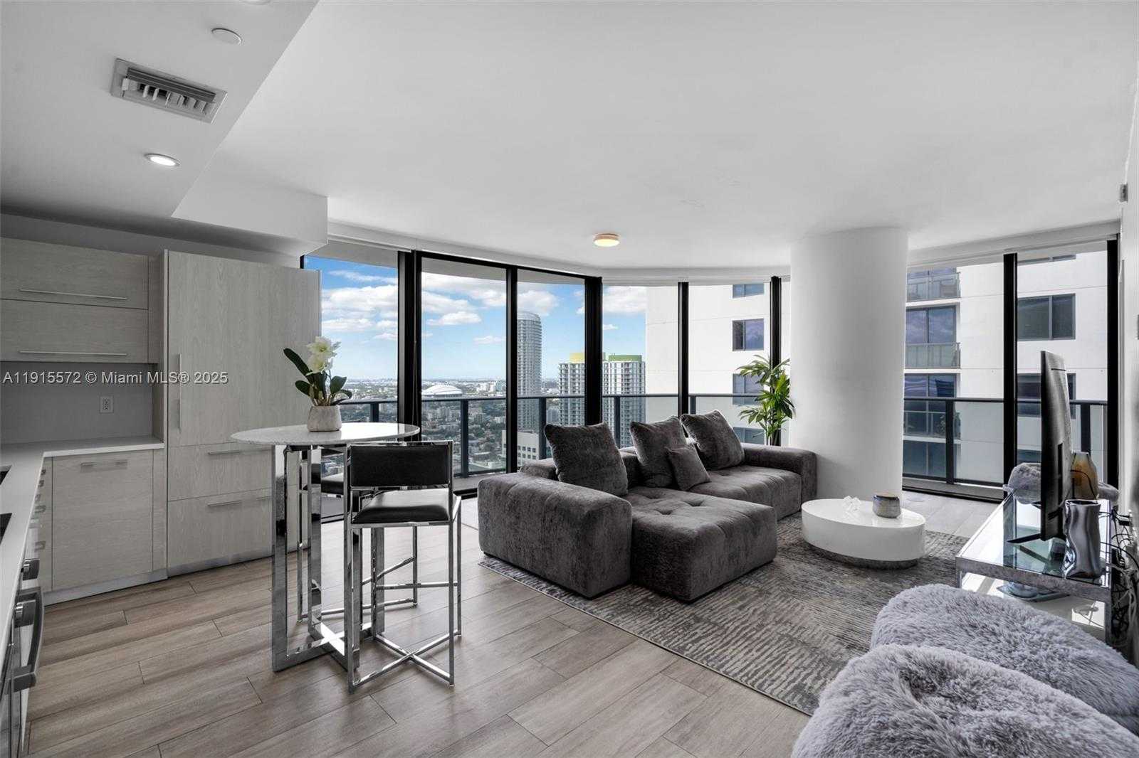 Small Image of 55 SOUTH WEST 9TH ST #4008, Miami Number 4