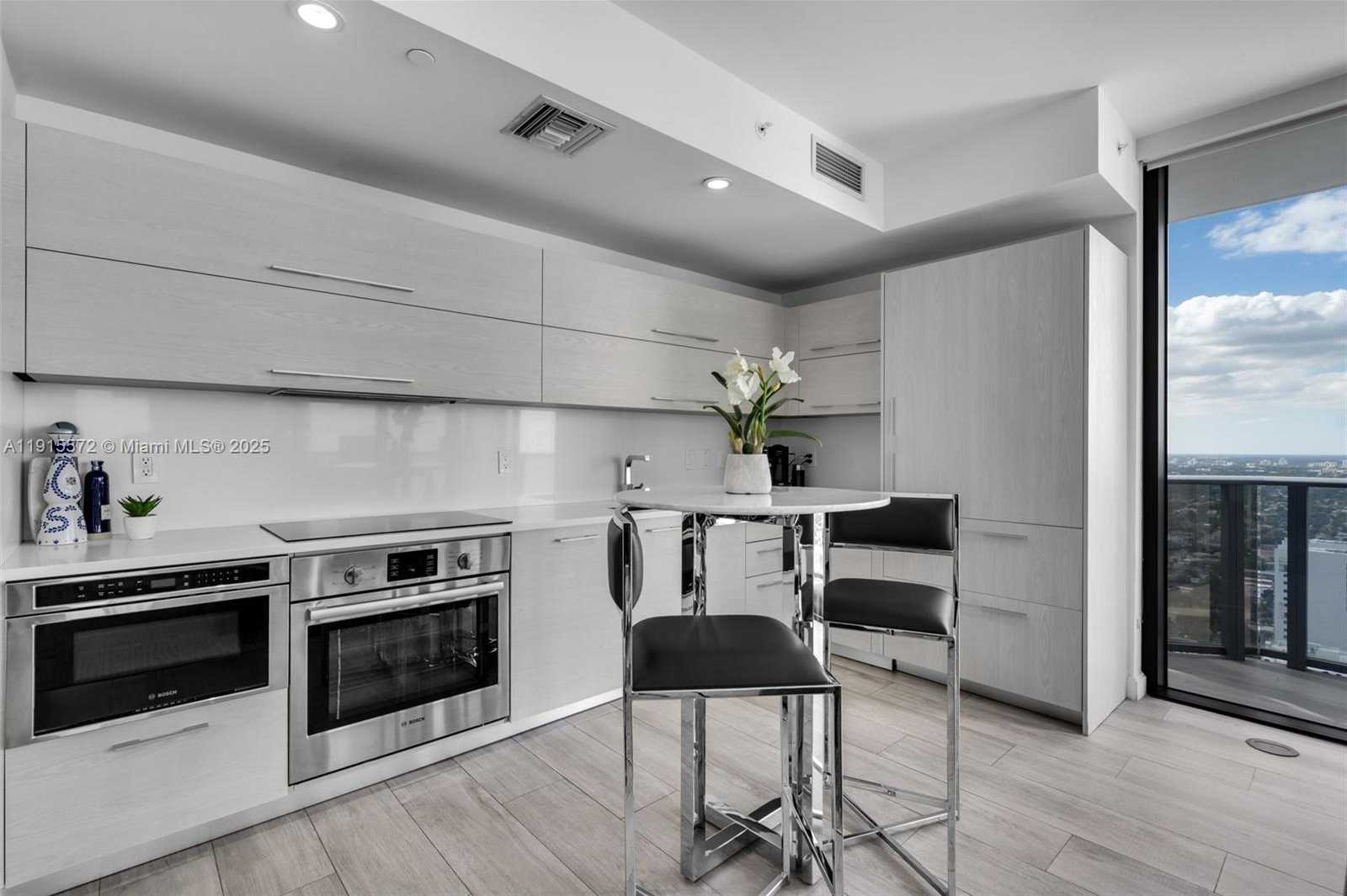 Small Image of 55 SOUTH WEST 9TH ST #4008, Miami Number 8