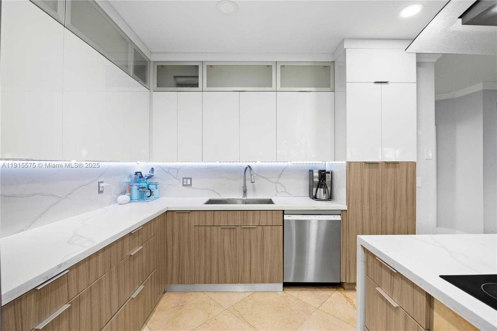 Small Image of 11243 NORTH WEST 58TH TER #1, Doral Number 25