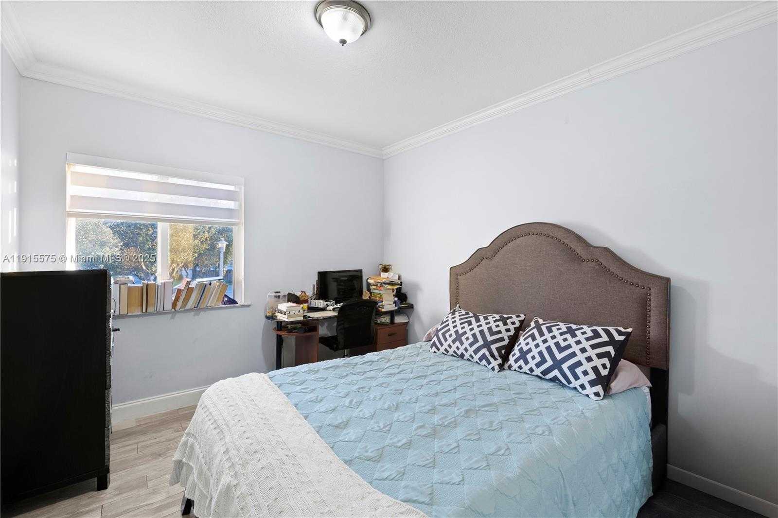 Small Image of 11243 NORTH WEST 58TH TER #1, Doral Number 36