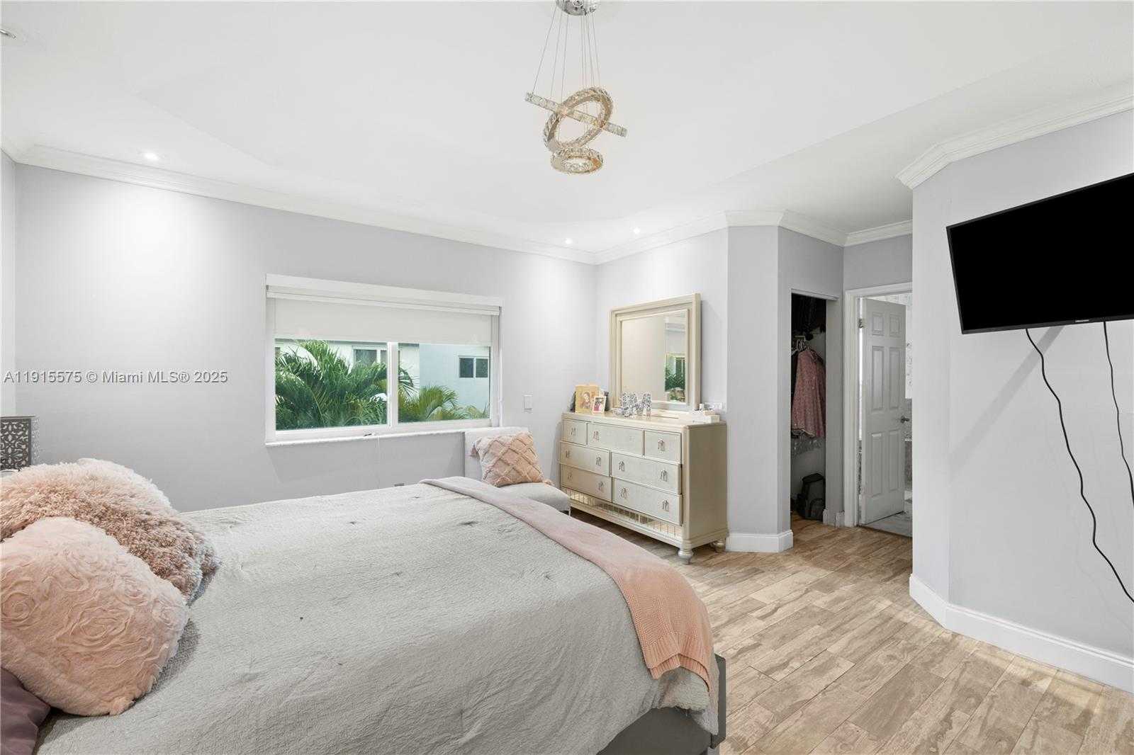 Small Image of 11243 NORTH WEST 58TH TER #1, Doral Number 39