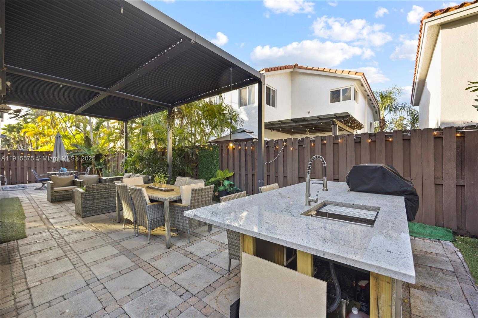 Small Image of 11243 NORTH WEST 58TH TER #1, Doral Number 4