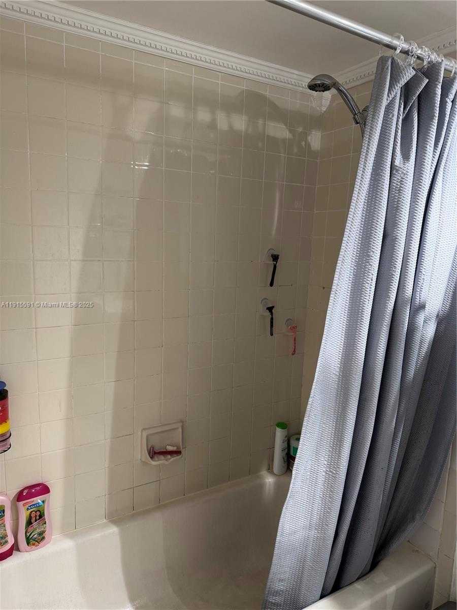 Small Image of 18360 MEDITERRANEAN BLVD #2607, Hialeah Number 6