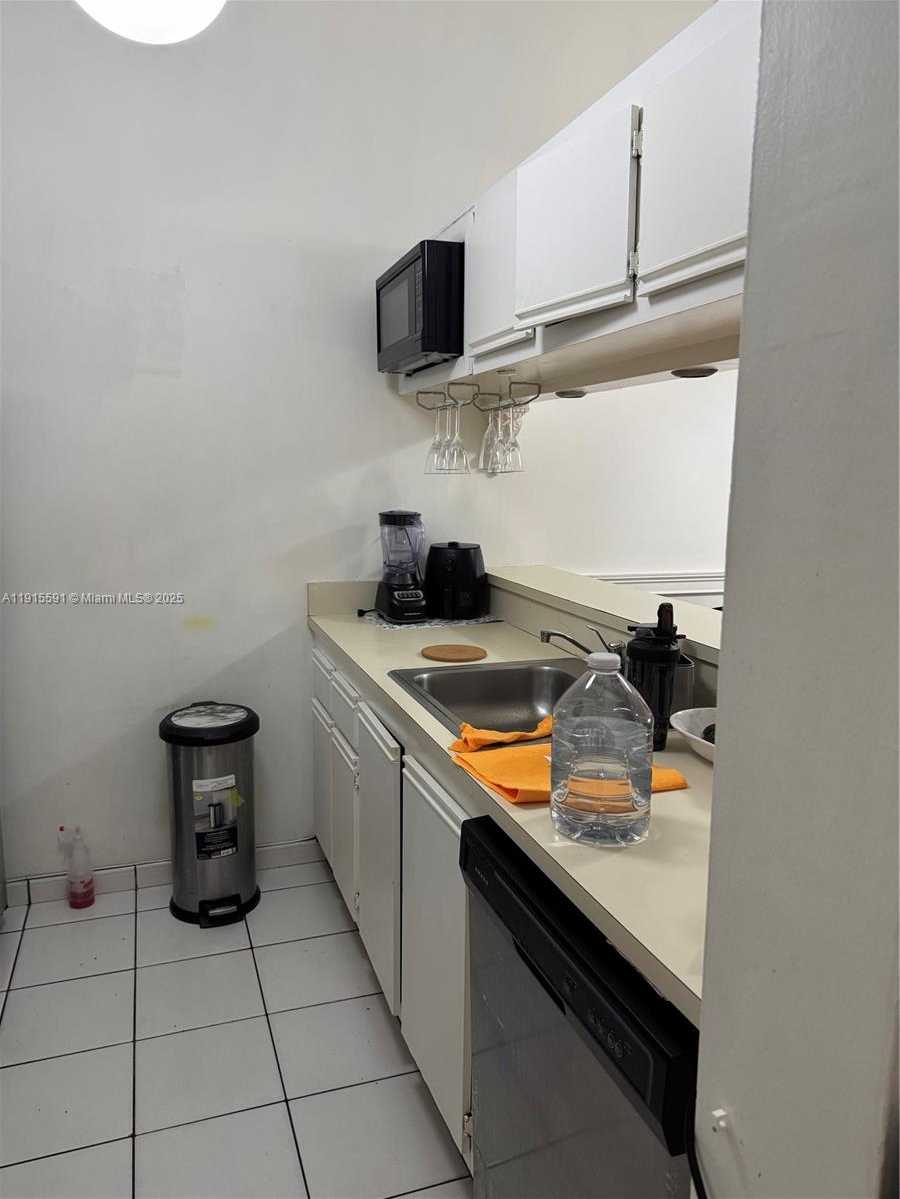 Small Image of 18360 MEDITERRANEAN BLVD #2607, Hialeah Number 8