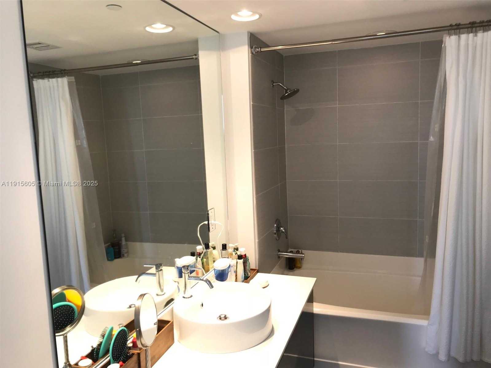 Small Image of 31 SOUTH EAST 6TH ST #1702, Miami Number 18