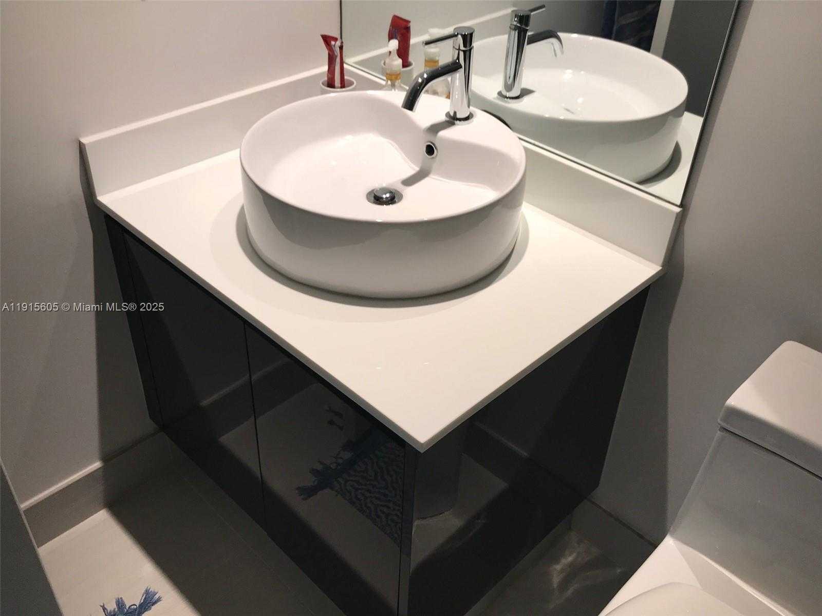 Small Image of 31 SOUTH EAST 6TH ST #1702, Miami Number 24