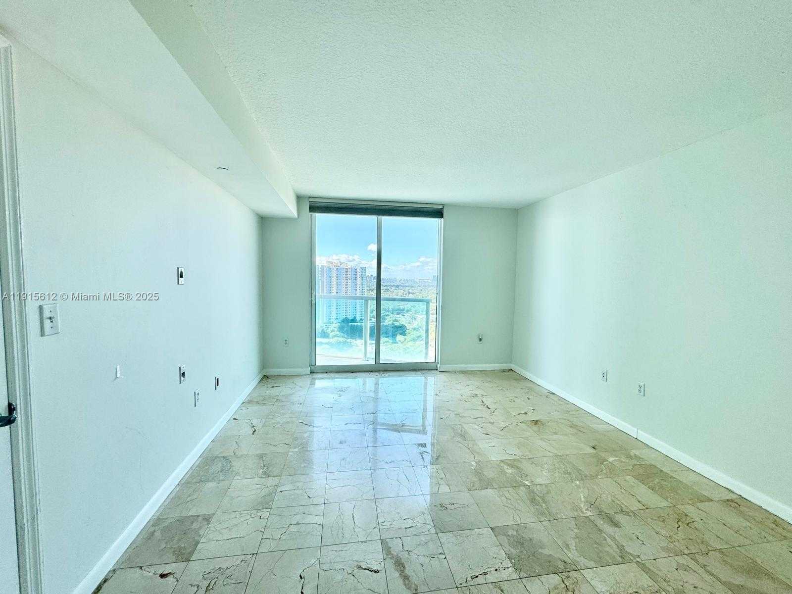 Small Image of 2101 BRICKELL AVE #2411, Miami Number 2