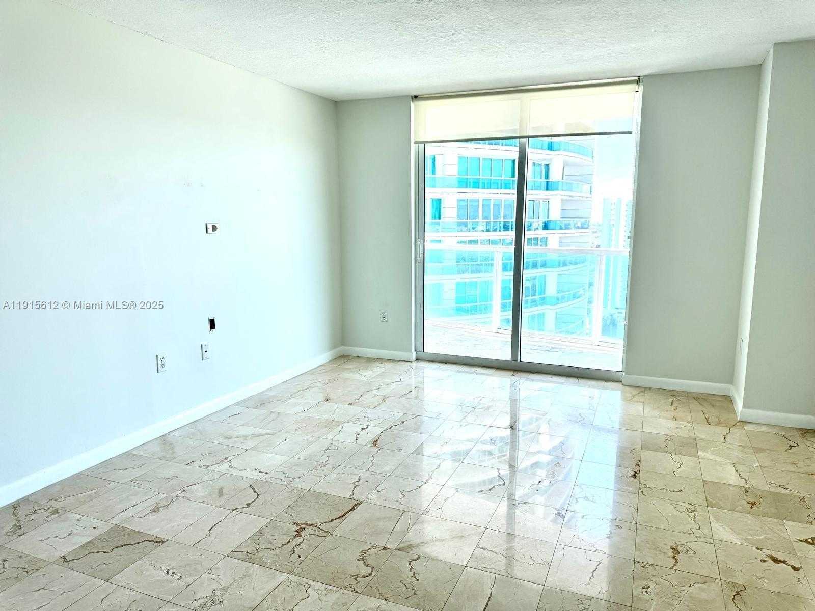 Small Image of 2101 BRICKELL AVE #2411, Miami Number 4