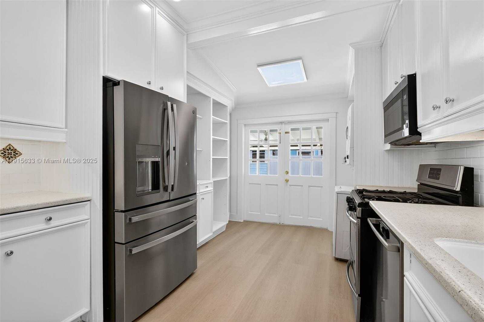 Small Image of 123 NORTH OCEAN BREEZE #A, Lake Worth Number 5