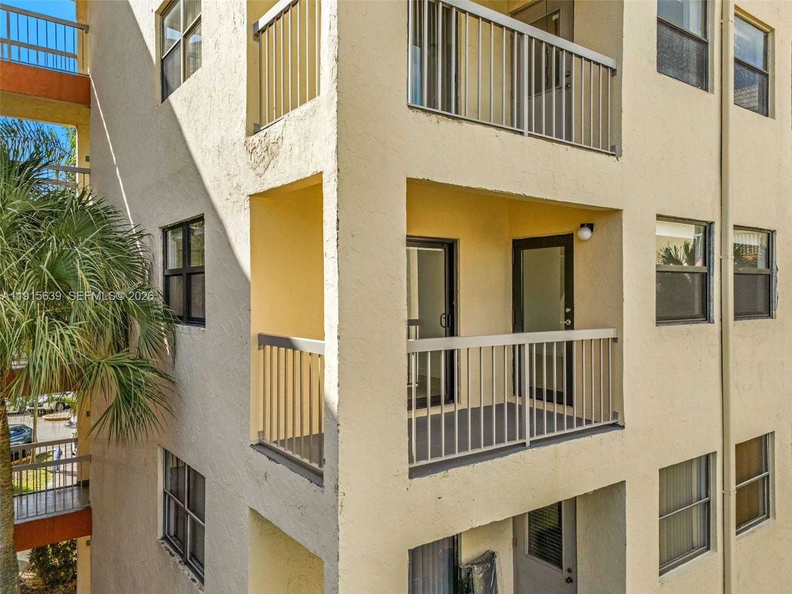Small Image of 8160 GENEVA CT #317, Doral Number 17