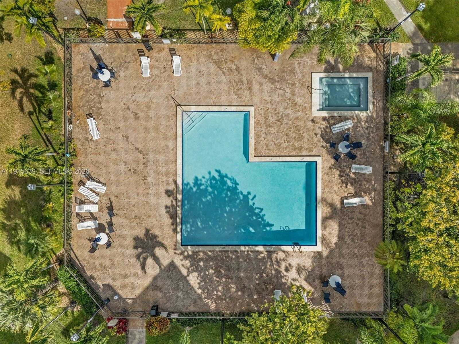 Small Image of 8160 GENEVA CT #317, Doral Number 19