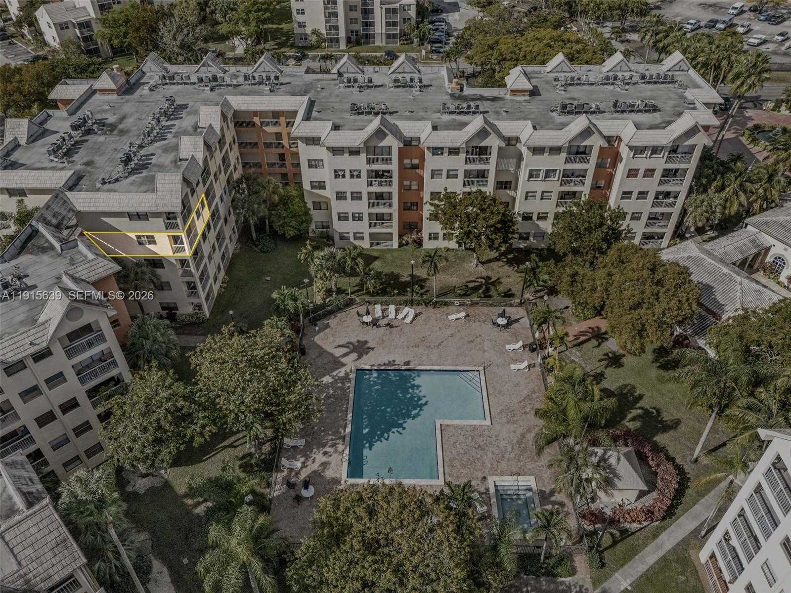 Small Image of 8160 GENEVA CT #317, Doral Number 21