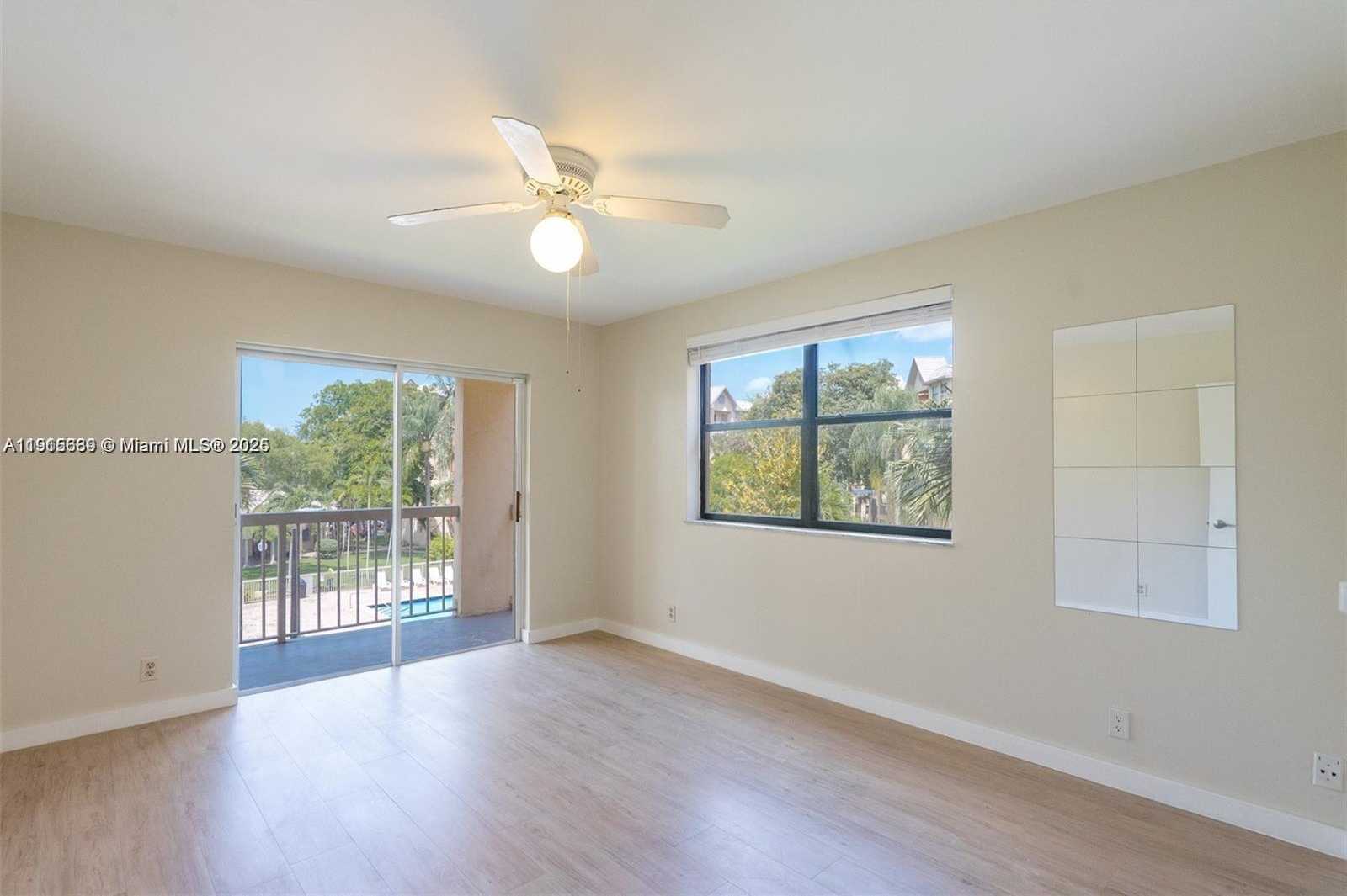 Small Image of 8160 GENEVA CT #317, Doral Number 4