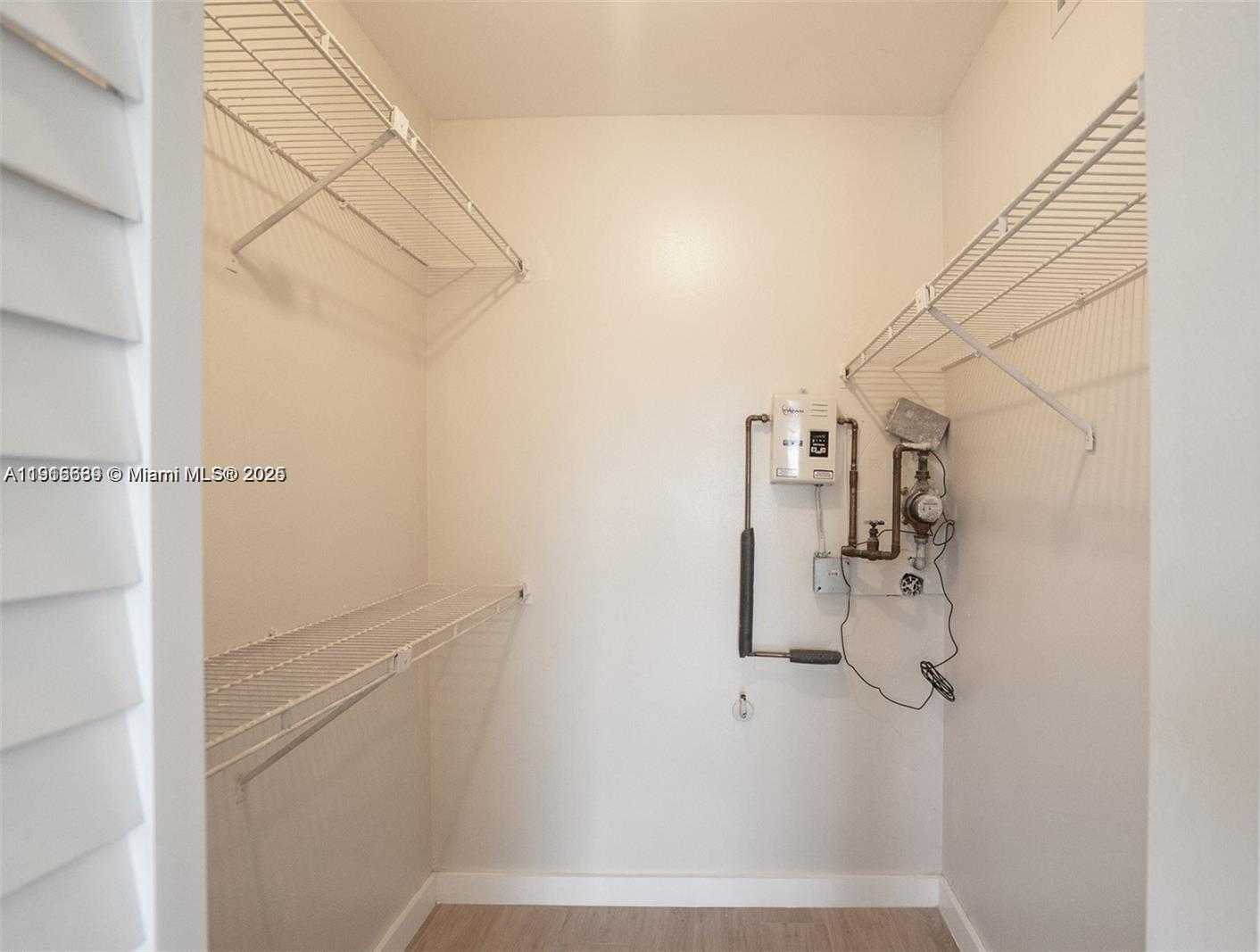 Small Image of 8160 GENEVA CT #317, Doral Number 6