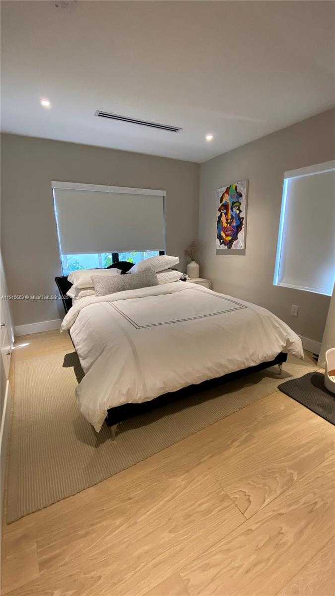 Small Image of 1277 SOUTH WEST 19TH ST, Miami Number 10