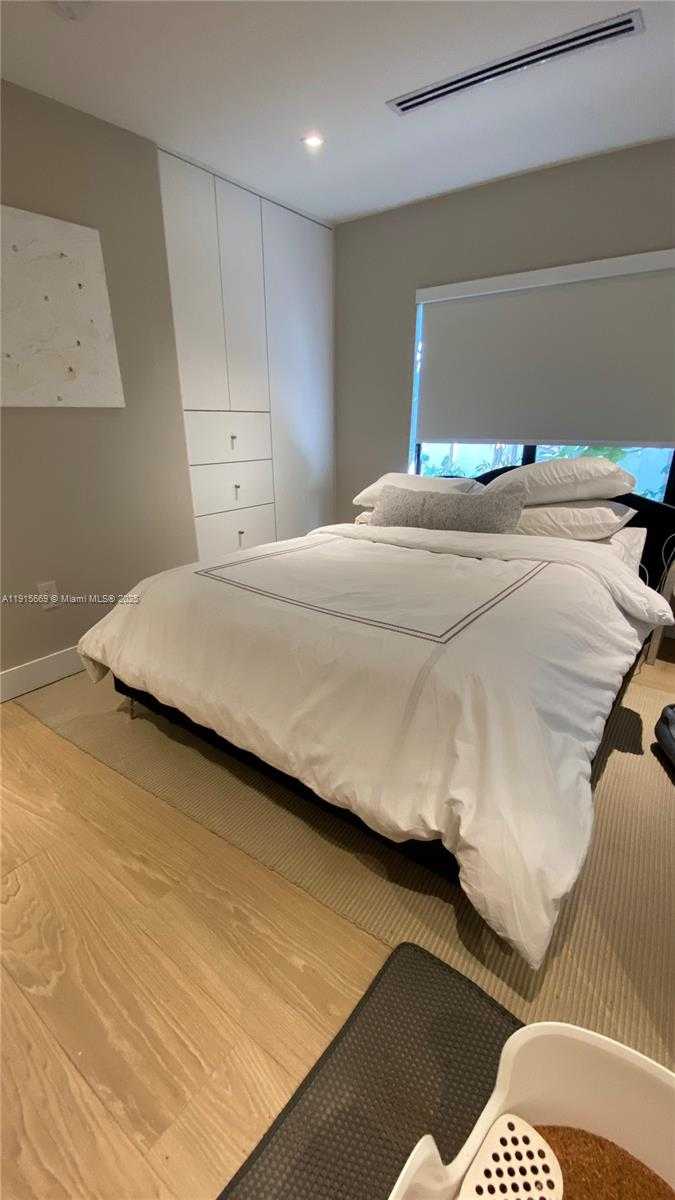 Small Image of 1277 SOUTH WEST 19TH ST, Miami Number 11