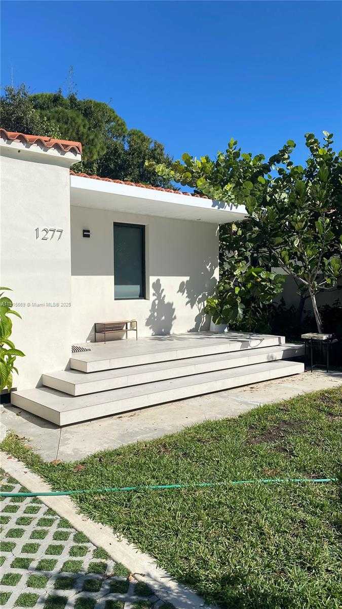 Small Image of 1277 SOUTH WEST 19TH ST, Miami Number 3