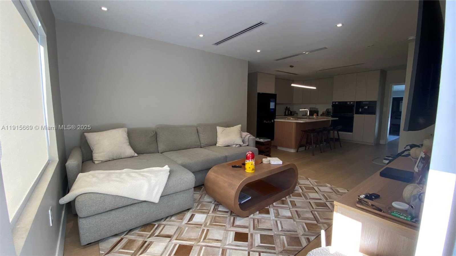 Small Image of 1277 SOUTH WEST 19TH ST, Miami Number 4