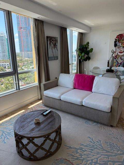 Small Image of 101 OCEAN DR #906, Miami Beach Number 20