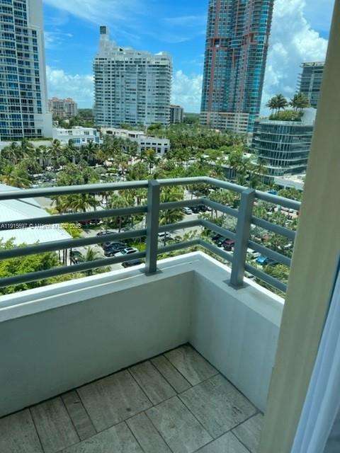 Small Image of 101 OCEAN DR #906, Miami Beach Number 30