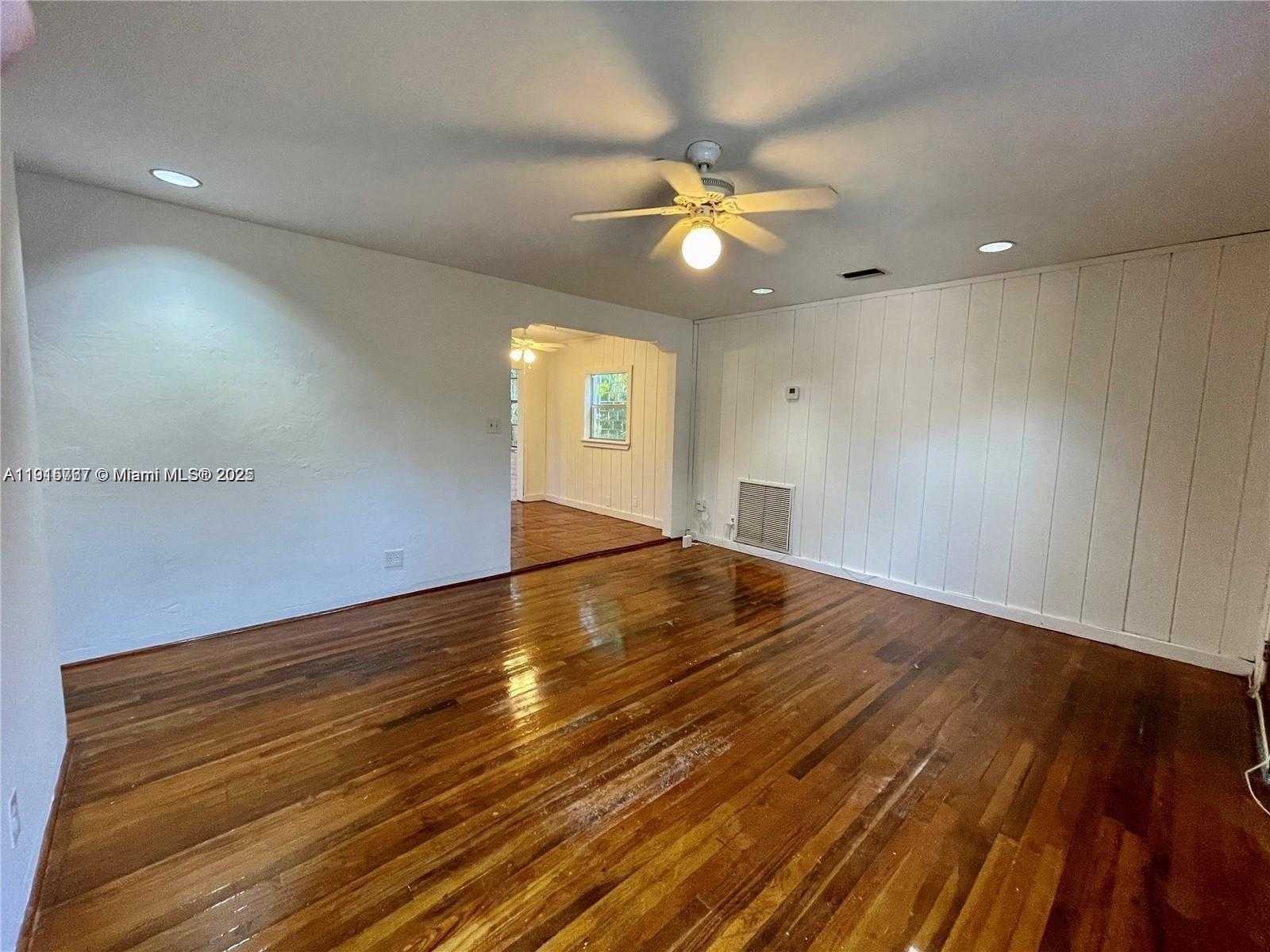 Small Image of 5842 SOUTH WEST 60TH ST, Miami Number 2