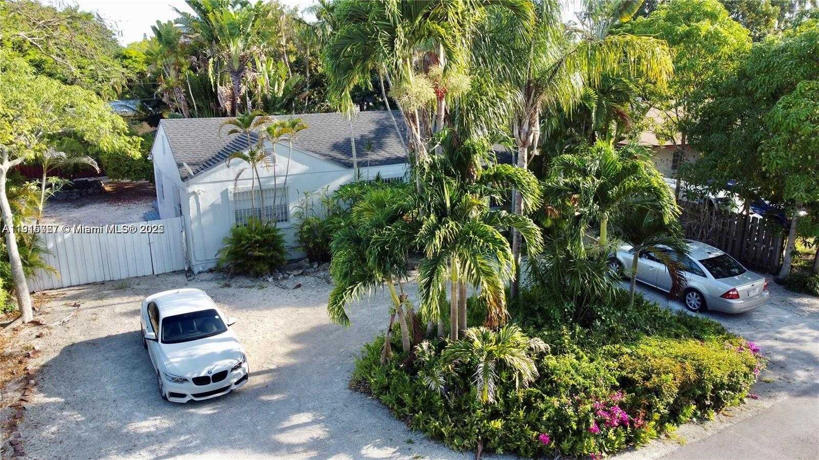 Small Image of 5842 SOUTH WEST 60TH ST, Miami Number 24