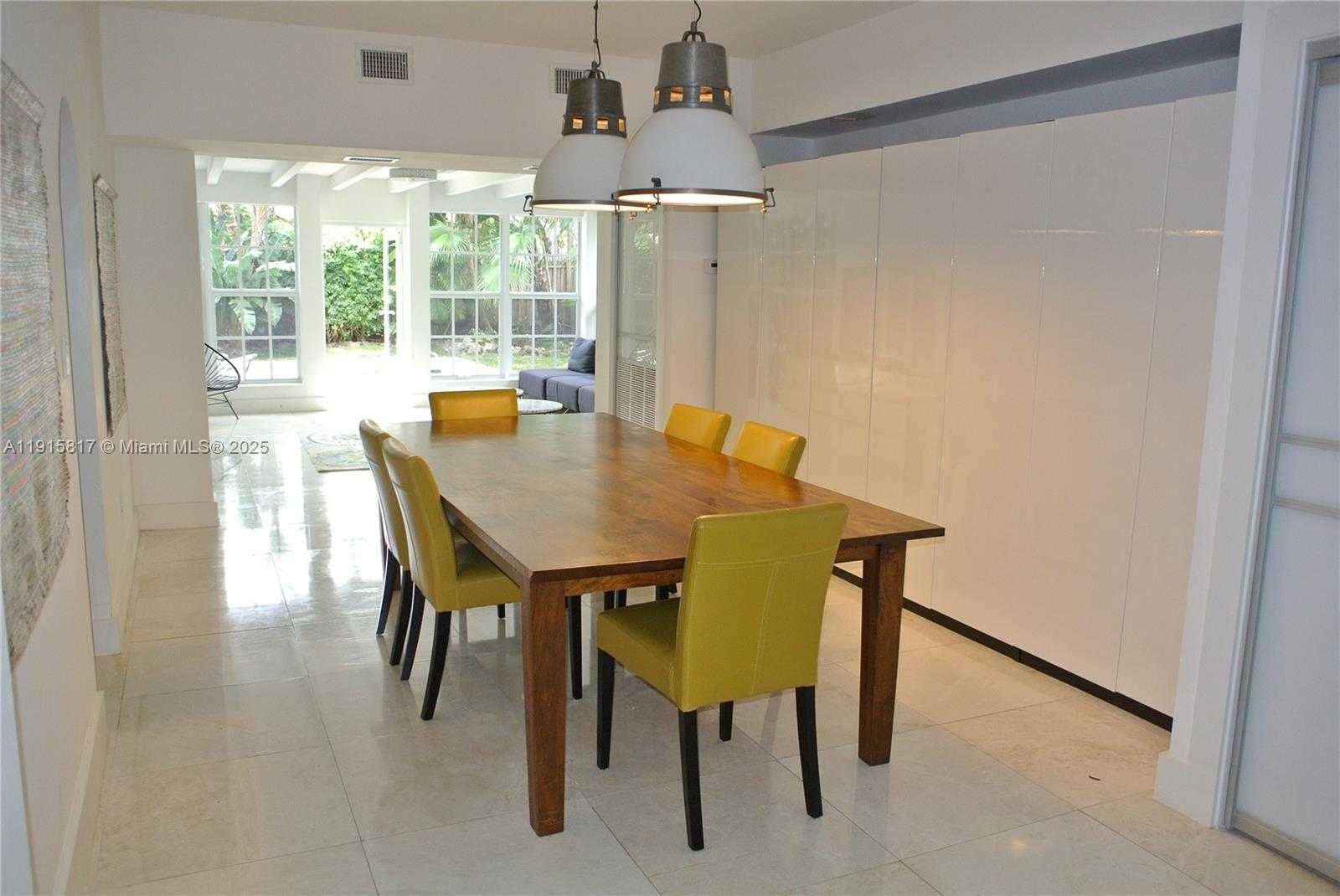 Small Image of 5835 LA GORCE DR, Miami Beach Number 10