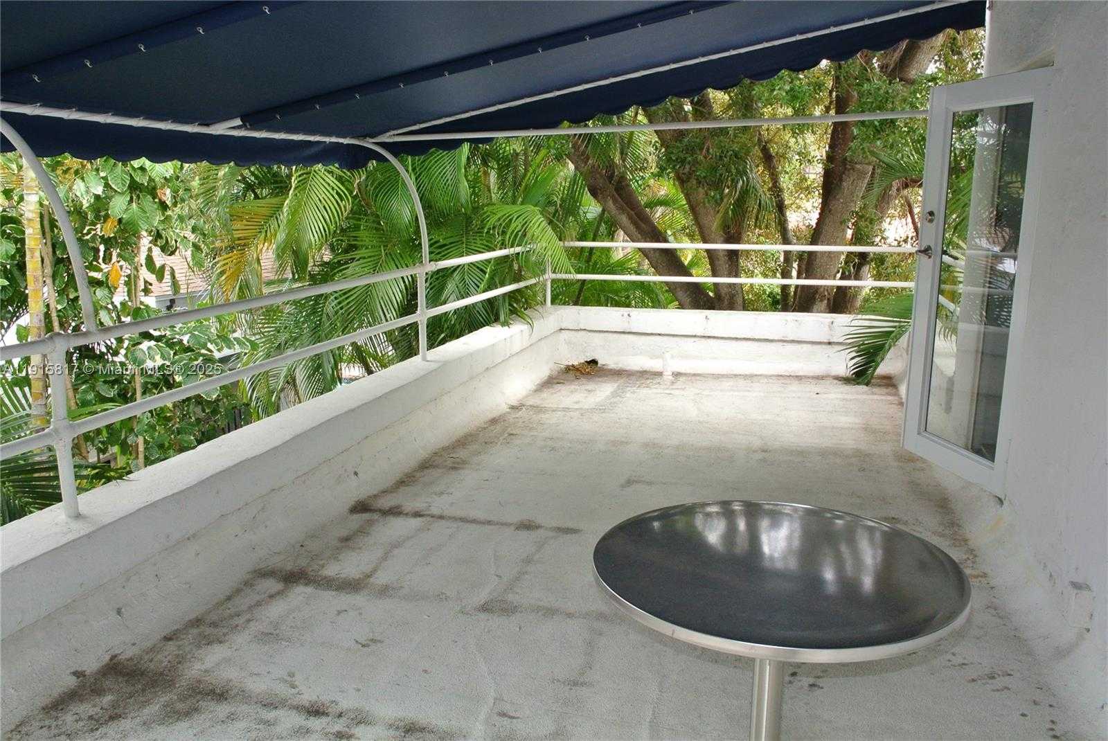 Small Image of 5835 LA GORCE DR, Miami Beach Number 18
